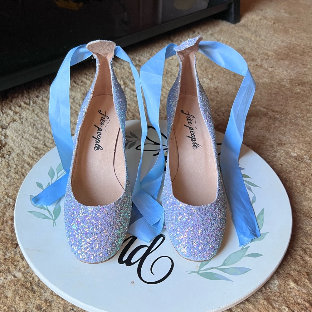 Women’s Free People iridescent glitter block heel shoes size 9.